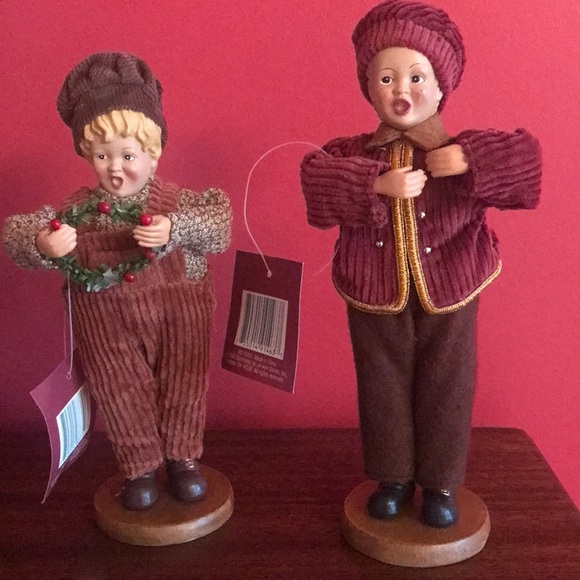 New Vintage Santa’s Workbench Jo Ann Fabrics Christmas Carolers Wreath Singing - Picture 1 of 16